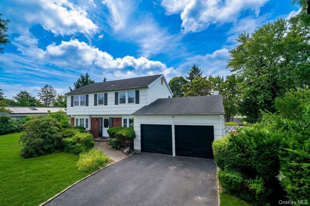30 Segatogue Lane, South Setauket, NY 11720