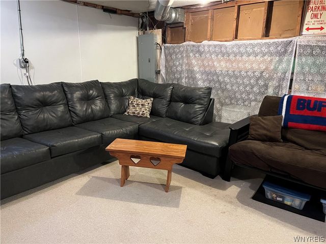 221 Commodore Terrace, Cheektowaga, NY 14225