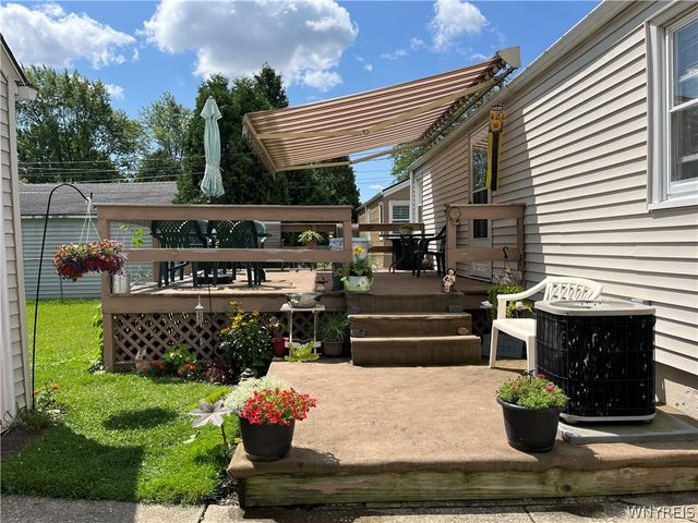 221 Commodore Terrace, Cheektowaga, NY 14225