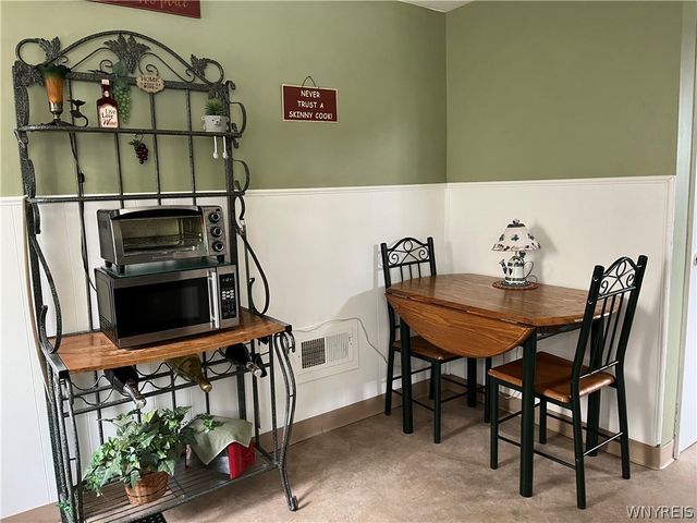 221 Commodore Terrace, Cheektowaga, NY 14225