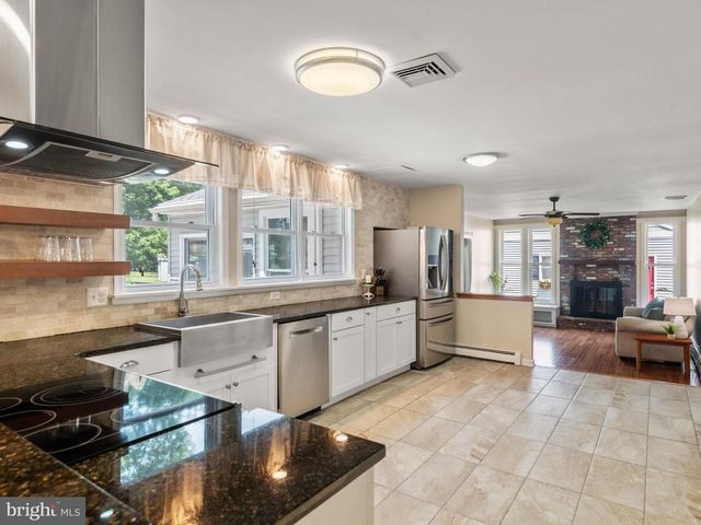 31 GLEN MANOR LN, Glenmoore, PA 19343