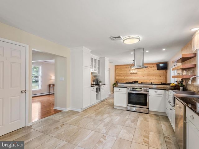 31 GLEN MANOR LN, Glenmoore, PA 19343