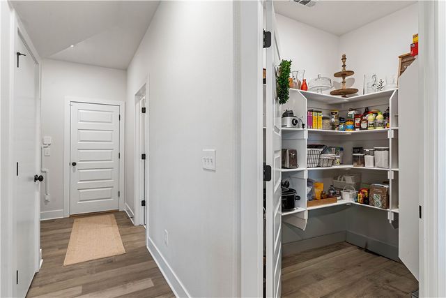 1400 Dresden Drive, Centerton, AR 72719