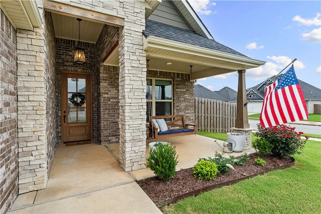 1400 Dresden Drive, Centerton, AR 72719