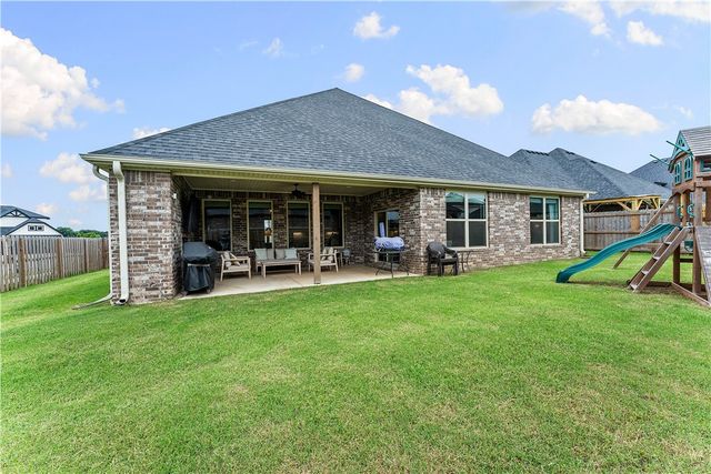 1400 Dresden Drive, Centerton, AR 72719