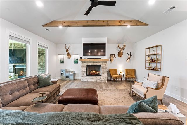 1400 Dresden Drive, Centerton, AR 72719