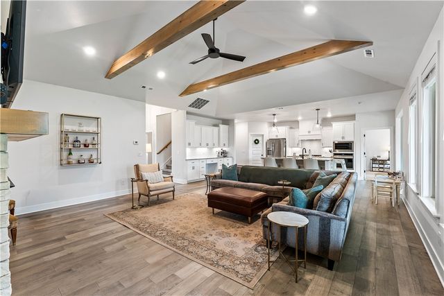 1400 Dresden Drive, Centerton, AR 72719