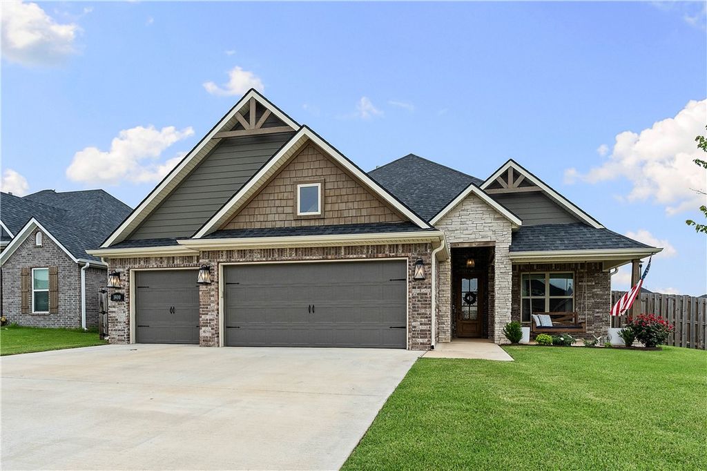 1400 Dresden Drive, Centerton, AR 72719