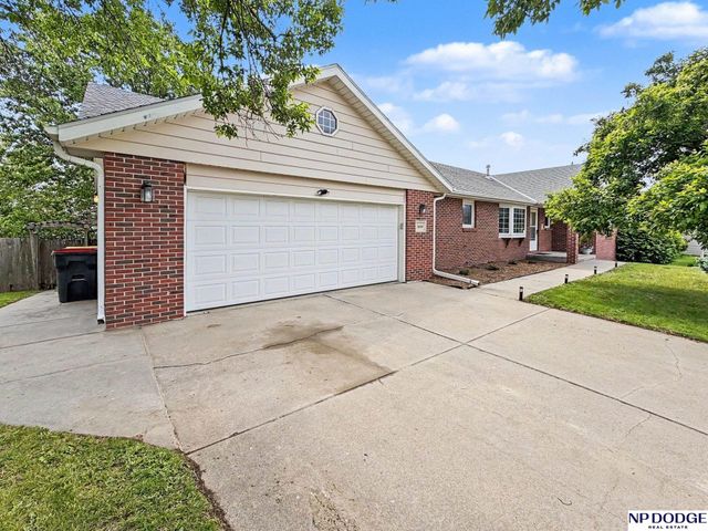3600 Hartley Circle, Lincoln, NE 68521