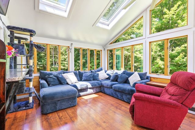 290 French Road, Henniker, NH 03242