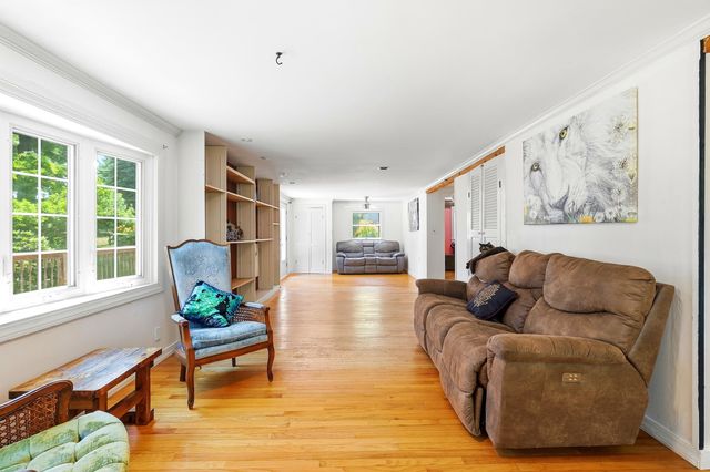 290 French Road, Henniker, NH 03242
