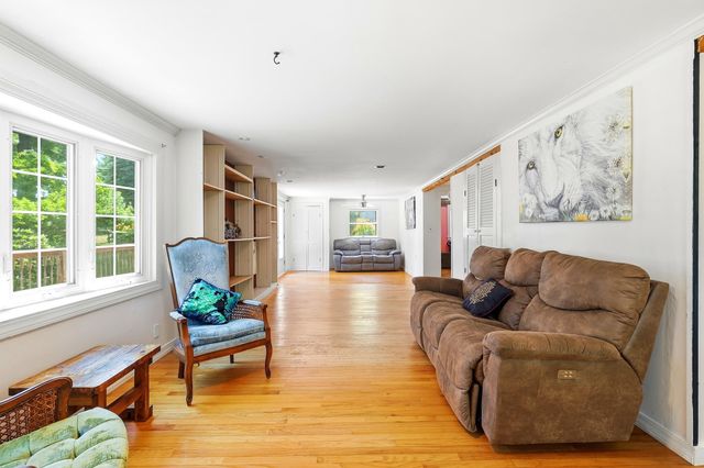 290 French Road, Henniker, NH 03242