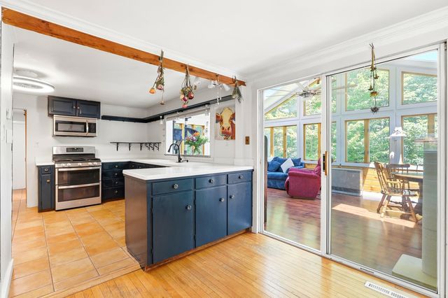 290 French Road, Henniker, NH 03242