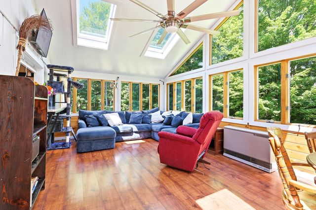290 French Road, Henniker, NH 03242