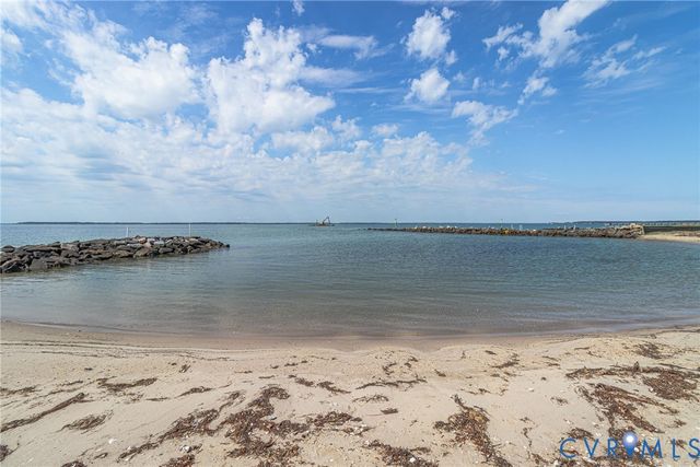 161 Beach Cove Drive, White Stone, VA 22578