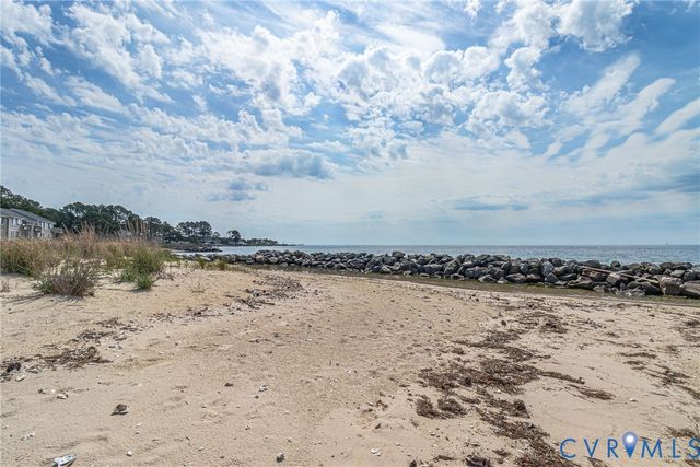 161 Beach Cove Drive, White Stone, VA 22578