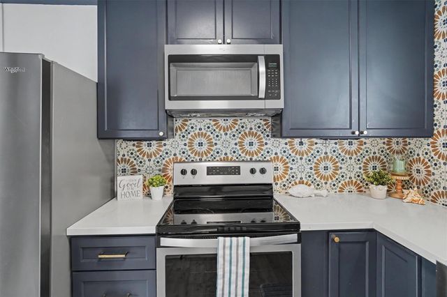 370 Ling Street, Bayou Vista, TX 77563