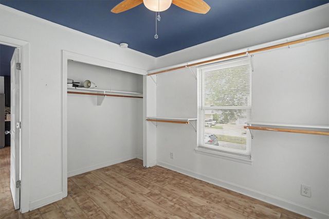 370 Ling Street, Bayou Vista, TX 77563