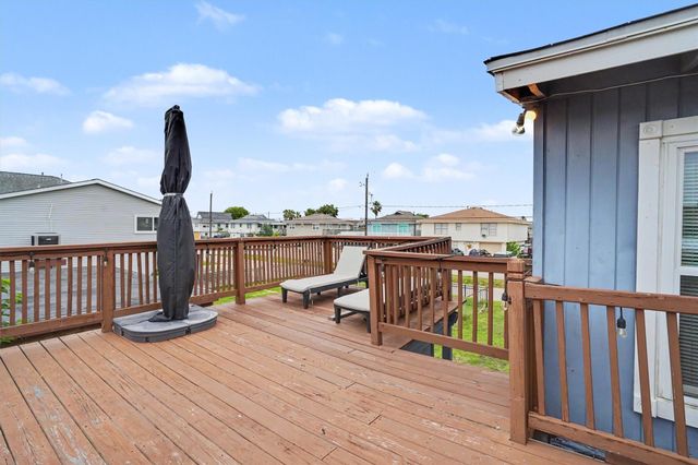 370 Ling Street, Bayou Vista, TX 77563