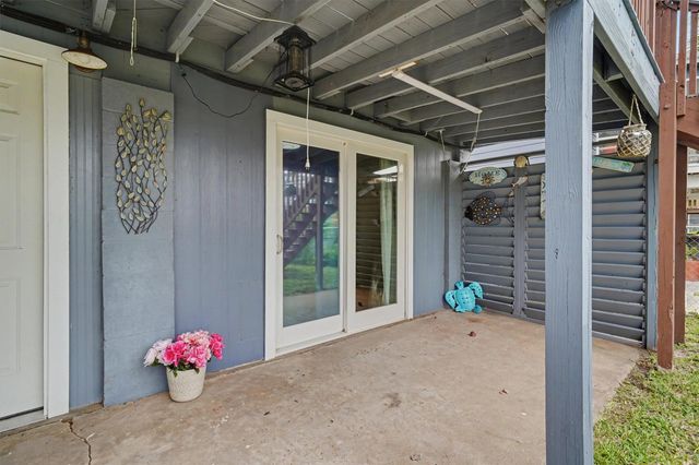 370 Ling Street, Bayou Vista, TX 77563