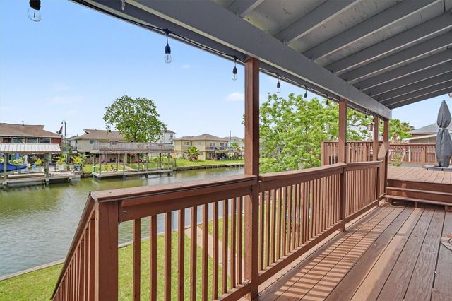 370 Ling Street, Bayou Vista, TX 77563