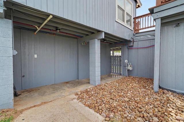 370 Ling Street, Bayou Vista, TX 77563