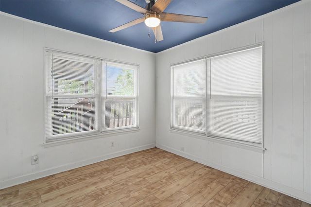 370 Ling Street, Bayou Vista, TX 77563