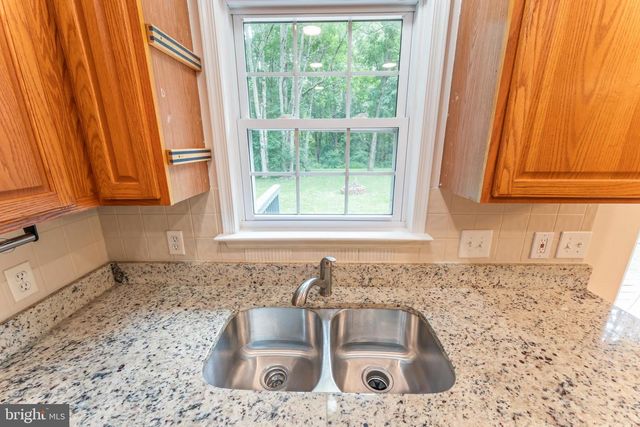 8 FALLING WATER CT, Fredericksburg, VA 22405