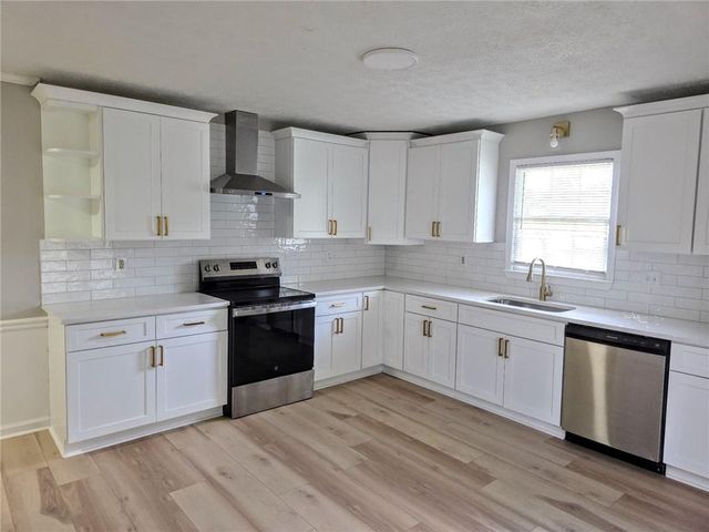 2064 Skyland Glen Drive, Snellville, GA 30078