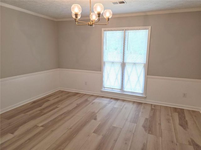 2064 Skyland Glen Drive, Snellville, GA 30078