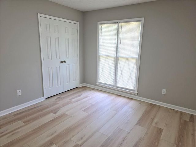 2064 Skyland Glen Drive, Snellville, GA 30078