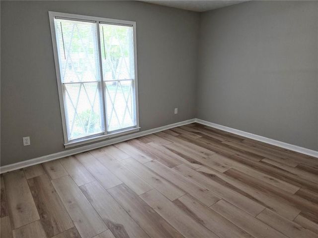 2064 Skyland Glen Drive, Snellville, GA 30078