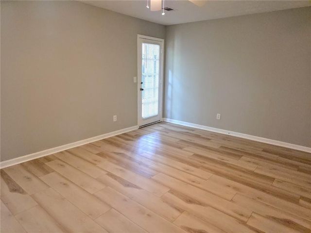 2064 Skyland Glen Drive, Snellville, GA 30078
