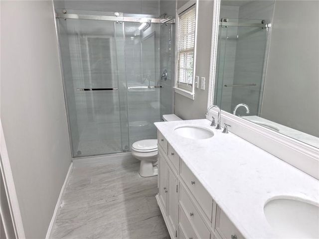 2064 Skyland Glen Drive, Snellville, GA 30078