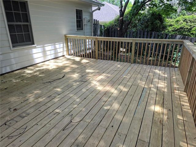2064 Skyland Glen Drive, Snellville, GA 30078