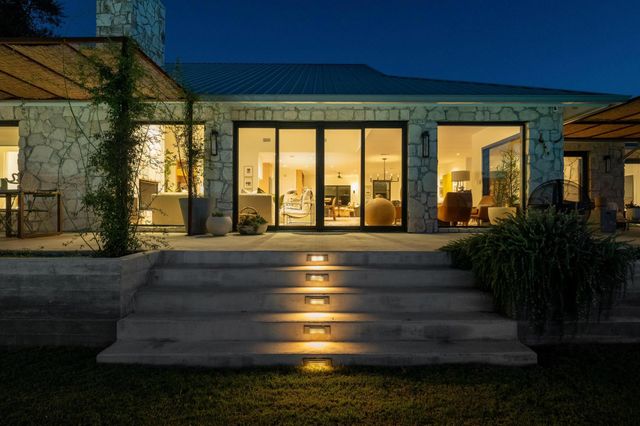 23924 MILESTONE RD, Spicewood, TX 78669