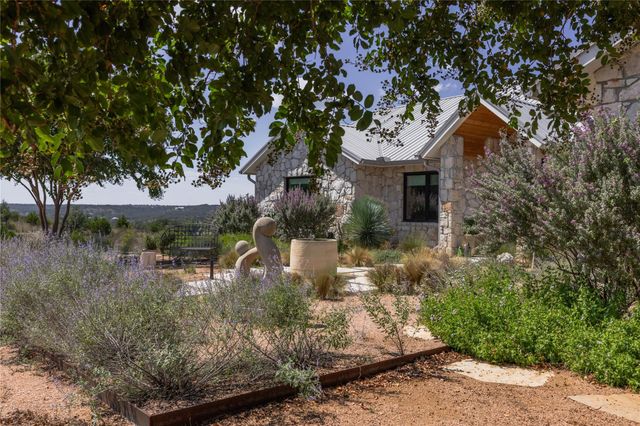 23924 MILESTONE RD, Spicewood, TX 78669