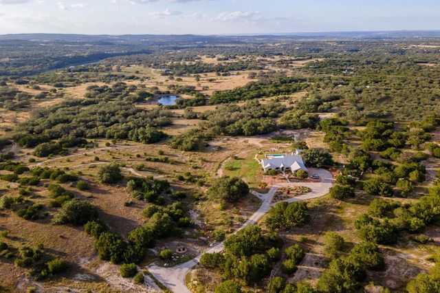 23924 MILESTONE RD, Spicewood, TX 78669