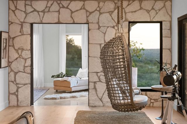 23924 MILESTONE RD, Spicewood, TX 78669