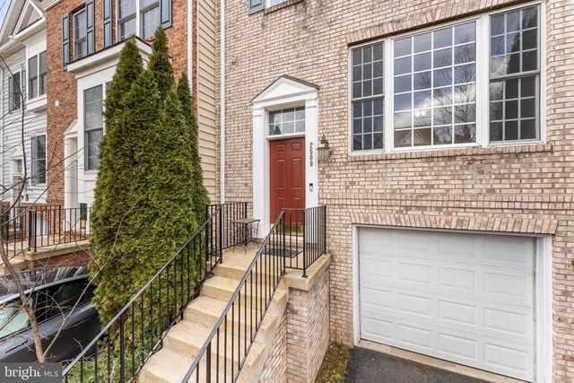 2509 OAK TREE LN, Woodbridge, VA 22191
