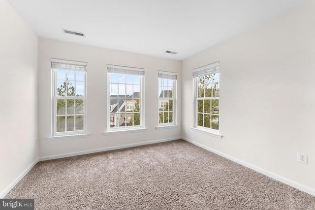 2509 OAK TREE LN, Woodbridge, VA 22191