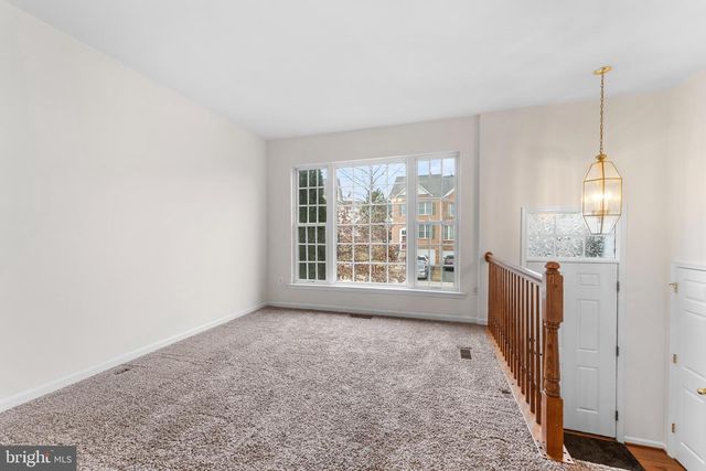 2509 OAK TREE LN, Woodbridge, VA 22191