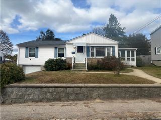 14 Vincenzo Drive, West Warwick, RI 02893