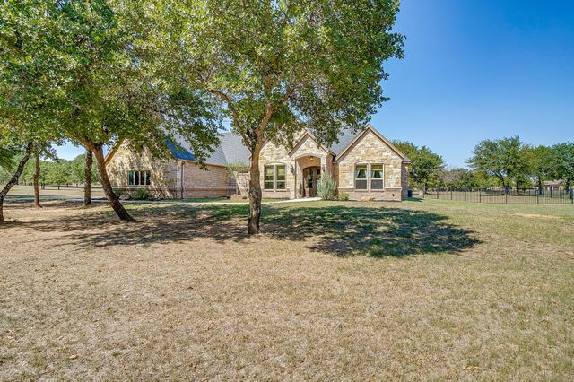 106 Treeline Court, Lipan, TX 76462