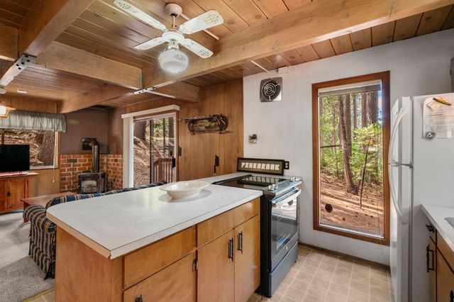 2567 Murphys Dr, Arnold, CA 95223