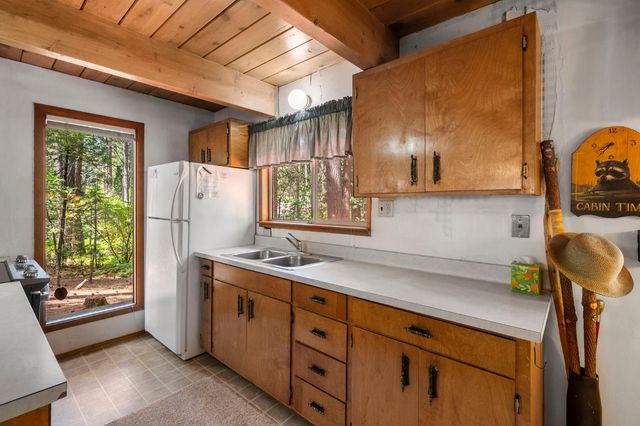 2567 Murphys Dr, Arnold, CA 95223