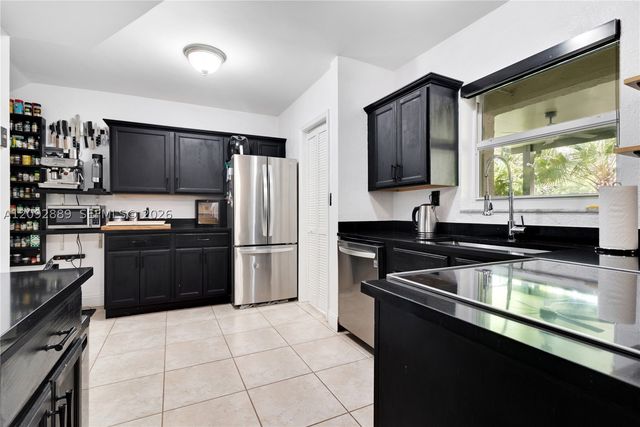 6217 SW 78th St 2B, South Miami, FL 33143