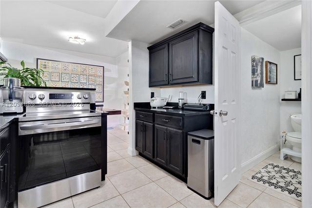 6217 SW 78th St 2B, South Miami, FL 33143