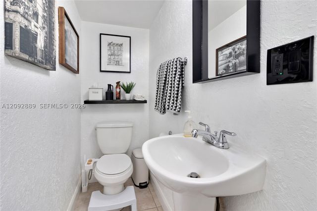 6217 SW 78th St 2B, South Miami, FL 33143