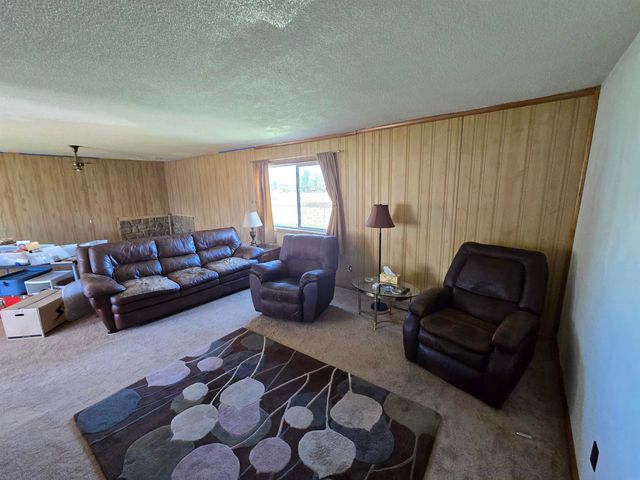 216 Berlin Avenue, Traer, IA 50675